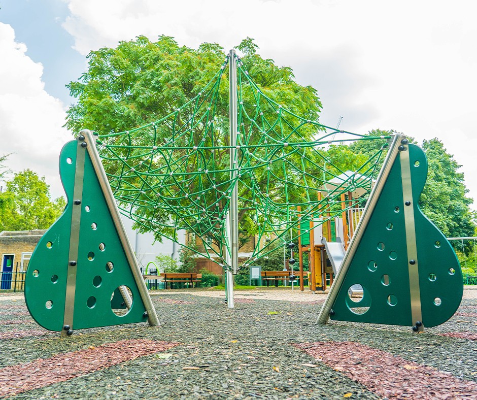 Levitator - Apex photo of green apex levitator rope play equipment greenfield leisure